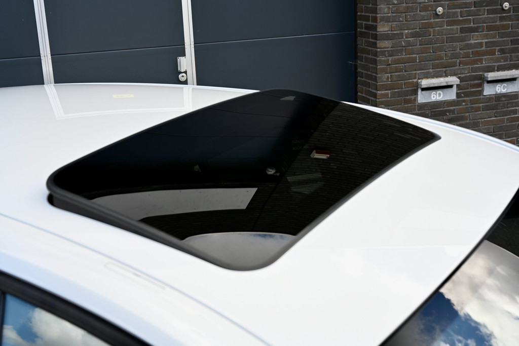 BMW 1 Serie M140i Edition Shadow High Executive | 1e Eig. | Vol | RWD | 1e Lak 54223591-4.jpg | Stan Automotive