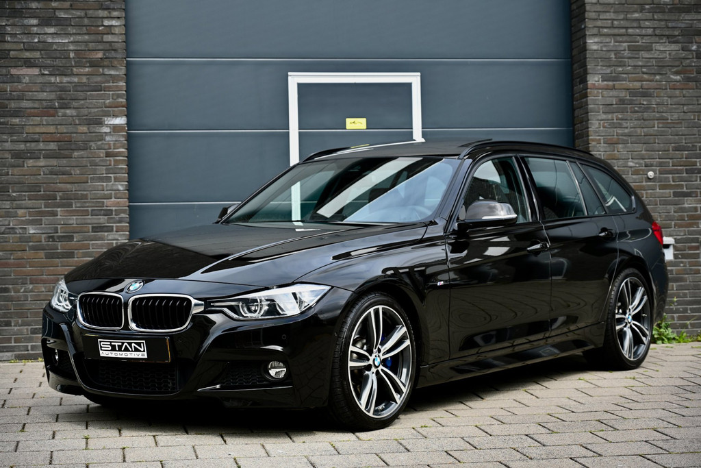 BMW 3 Serie Touring 330i High Executive | M-Sport | Individual | 1e Eig | Leder dash 55388788-3.jpg | Stan Automotive