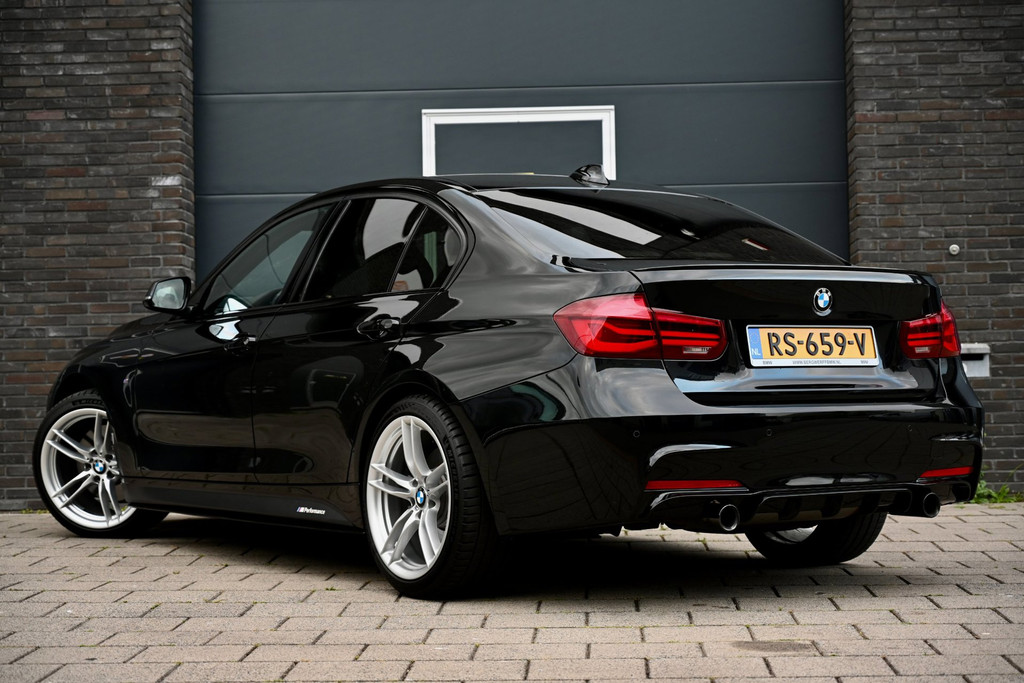 BMW 3 Serie BMW 340i Sedan M-Sport | Orig. NL | Harman/Kardon | Adaptief M Onderstel | Leder Dash 55389926-1.jpg | Stan Automotive