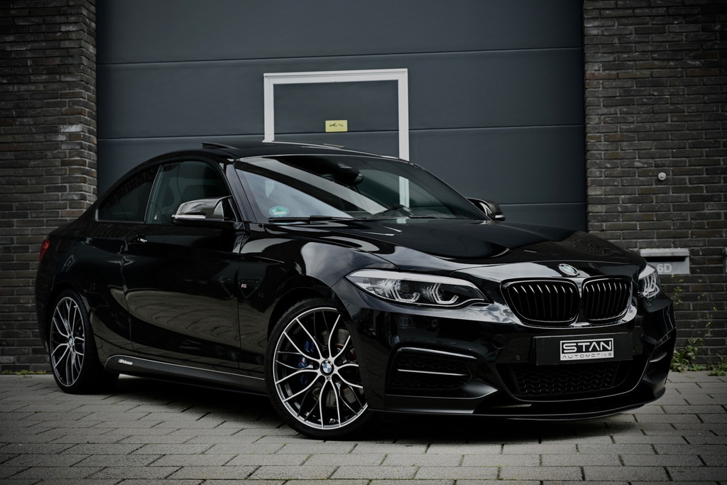 BMW 2 Serie Coupé BMW M240i LCI 2 High Executive | M Performance | 2e eigenaar | 1e lak 56458514-0.jpg | Stan Automotive