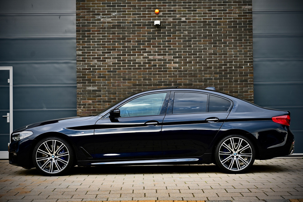 BMW 5 Serie 540i, High Executive, M-Sport | RWD | Nappa | Softclose | Carbon Zwart 56901436-4.jpg | Stan Automotive